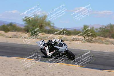 media/Oct-01-2023-SoCal Trackdays (Sun) [[4c570cc352]]/Turn 7 Inside (11am)/